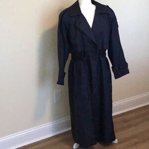 Cyclone women trench all weather coat size 12 with belt extra buttons used